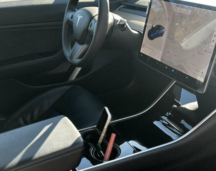 Синий Тесла Модель 3, объемом двигателя 0 л и пробегом 70 тыс. км за 22000 $, фото 3 на Automoto.ua