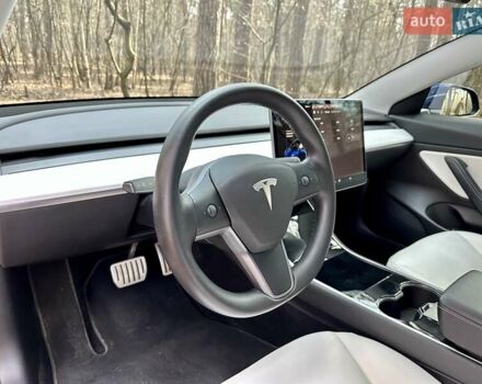Синий Тесла Модель 3, объемом двигателя 0 л и пробегом 98 тыс. км за 19777 $, фото 20 на Automoto.ua