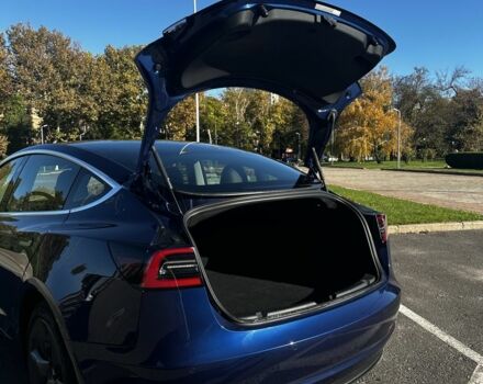 Синий Тесла Модель 3, объемом двигателя 0 л и пробегом 70 тыс. км за 23000 $, фото 4 на Automoto.ua