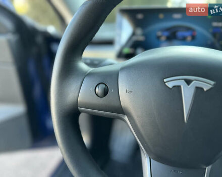 Синий Тесла Модель 3, объемом двигателя 0 л и пробегом 71 тыс. км за 17500 $, фото 62 на Automoto.ua