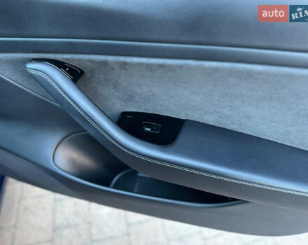 Синий Тесла Модель 3, объемом двигателя 0 л и пробегом 71 тыс. км за 17500 $, фото 76 на Automoto.ua