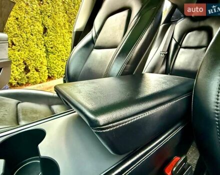 Синій Тесла Модель 3, об'ємом двигуна 0 л та пробігом 135 тис. км за 15800 $, фото 56 на Automoto.ua