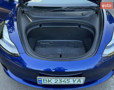 Синий Тесла Модель 3, объемом двигателя 0 л и пробегом 62 тыс. км за 13900 $, фото 19 на Automoto.ua