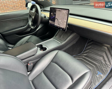 Синий Тесла Модель 3, объемом двигателя 0 л и пробегом 60 тыс. км за 21500 $, фото 17 на Automoto.ua