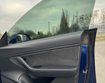 Синий Тесла Модель 3, объемом двигателя 0 л и пробегом 64 тыс. км за 19900 $, фото 25 на Automoto.ua