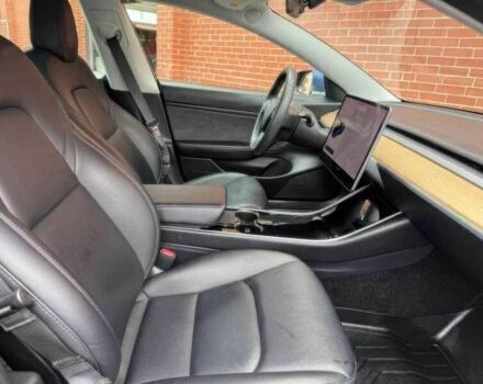 Синий Тесла Модель 3, объемом двигателя 0 л и пробегом 56 тыс. км за 13000 $, фото 14 на Automoto.ua