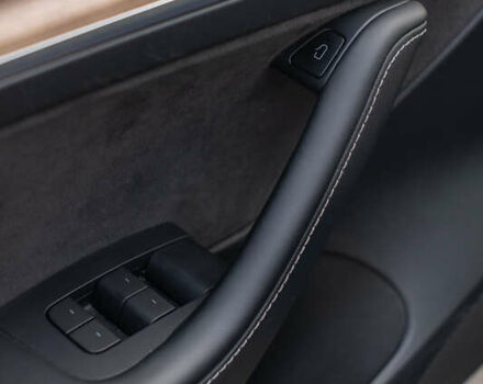 Синий Тесла Модель 3, объемом двигателя 0 л и пробегом 39 тыс. км за 20500 $, фото 11 на Automoto.ua