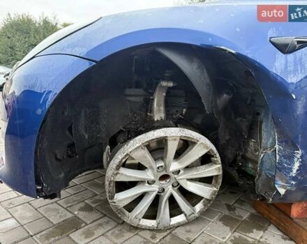Синій Тесла Модель 3, об'ємом двигуна 0 л та пробігом 92 тис. км за 12500 $, фото 8 на Automoto.ua