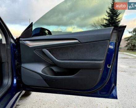 Синий Тесла Модель 3, объемом двигателя 0 л и пробегом 76 тыс. км за 19500 $, фото 23 на Automoto.ua