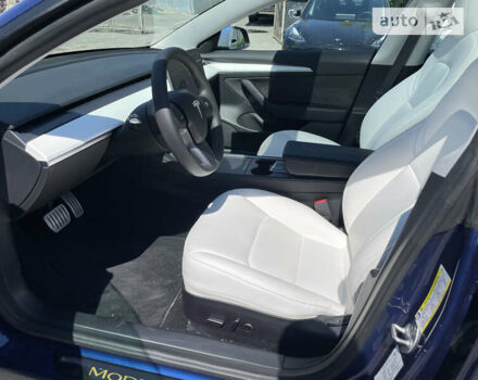 Синий Тесла Модель 3, объемом двигателя 0 л и пробегом 55 тыс. км за 27900 $, фото 10 на Automoto.ua