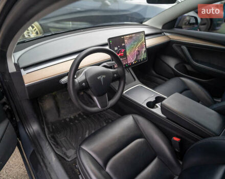 Синий Тесла Модель 3, объемом двигателя 0 л и пробегом 103 тыс. км за 20900 $, фото 14 на Automoto.ua