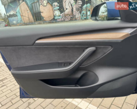 Синій Тесла Модель 3, об'ємом двигуна 0 л та пробігом 142 тис. км за 19999 $, фото 23 на Automoto.ua