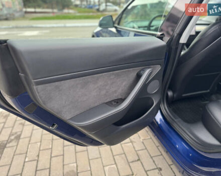 Синій Тесла Модель 3, об'ємом двигуна 0 л та пробігом 142 тис. км за 19999 $, фото 13 на Automoto.ua