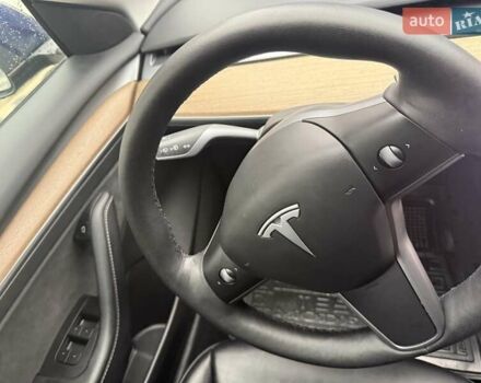 Тесла Модель 3 2022 у Умани на Automoto.ua Синій Тесла Модель 3, об'ємом двигуна 0 л та пробігом 53 тис. км за 19700 $, фото 24 на Automoto.ua
