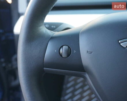 Синий Тесла Модель 3, объемом двигателя 0 л и пробегом 58 тыс. км за 22900 $, фото 40 на Automoto.ua