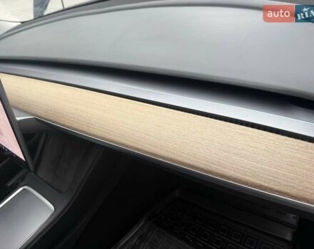 Тесла Модель 3 2022 у Умани на Automoto.ua Синій Тесла Модель 3, об'ємом двигуна 0 л та пробігом 53 тис. км за 19700 $, фото 28 на Automoto.ua