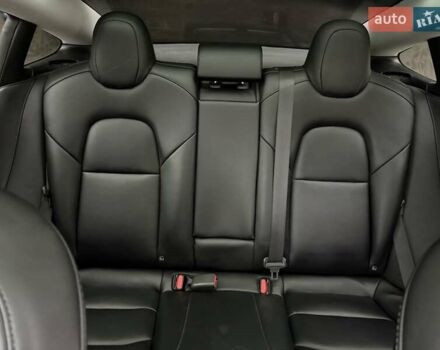 Тесла Модель 3 2022 у Умани на Automoto.ua Синій Тесла Модель 3, об'ємом двигуна 0 л та пробігом 53 тис. км за 19700 $, фото 29 на Automoto.ua