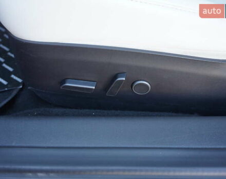 Синий Тесла Модель 3, объемом двигателя 0 л и пробегом 58 тыс. км за 22900 $, фото 21 на Automoto.ua