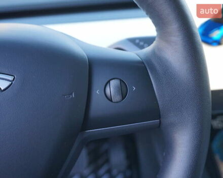 Синий Тесла Модель 3, объемом двигателя 0 л и пробегом 58 тыс. км за 22900 $, фото 39 на Automoto.ua