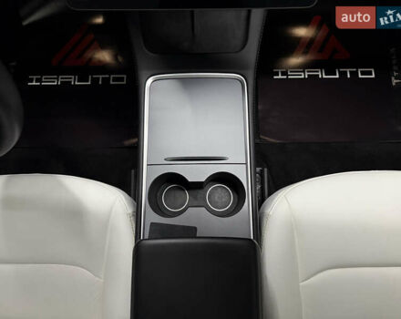 Синий Тесла Модель 3, объемом двигателя 0 л и пробегом 59 тыс. км за 20900 $, фото 26 на Automoto.ua