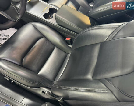 Синій Тесла Модель 3, об'ємом двигуна 0 л та пробігом 145 тис. км за 22900 $, фото 10 на Automoto.ua