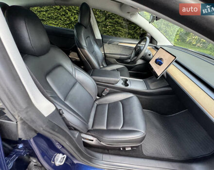 Синий Тесла Модель 3, объемом двигателя 0 л и пробегом 96 тыс. км за 19999 $, фото 44 на Automoto.ua