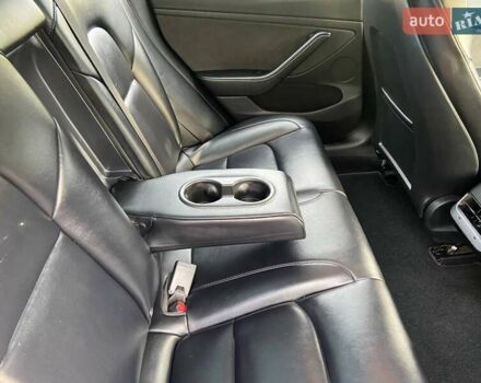 Тесла Модель 3 2022 в Василькове на Automoto.ua Синий Тесла Модель 3, объемом двигателя 0 л и пробегом 188 тыс. км за 16200 $, фото 33 на Automoto.ua