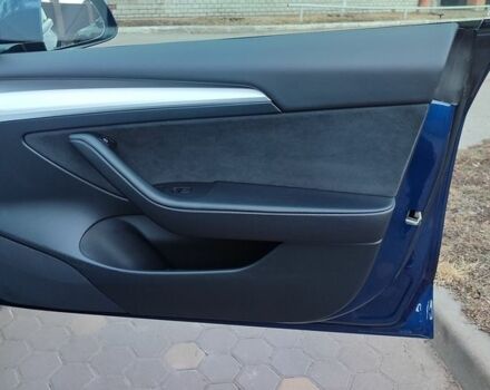 Синий Тесла Модель 3, объемом двигателя 0 л и пробегом 60 тыс. км за 19999 $, фото 22 на Automoto.ua