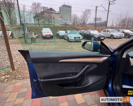 Синий Тесла Модель 3, объемом двигателя 82 л и пробегом 96 тыс. км за 25000 $, фото 7 на Automoto.ua