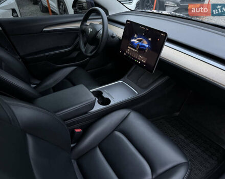 Синий Тесла Модель 3, объемом двигателя 0 л и пробегом 53 тыс. км за 19500 $, фото 6 на Automoto.ua