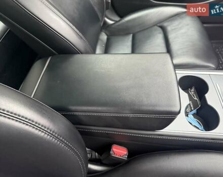 Тесла Модель 3 2022 у Умани на Automoto.ua Синій Тесла Модель 3, об'ємом двигуна 0 л та пробігом 53 тис. км за 19700 $, фото 25 на Automoto.ua