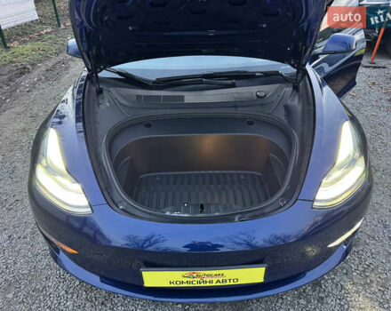 Синий Тесла Модель 3, объемом двигателя 0 л и пробегом 53 тыс. км за 19500 $, фото 27 на Automoto.ua