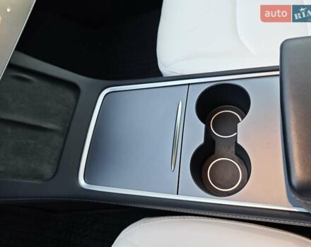 Синий Тесла Модель 3, объемом двигателя 0 л и пробегом 57 тыс. км за 19999 $, фото 25 на Automoto.ua