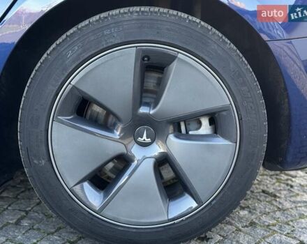 Синій Тесла Модель 3, об'ємом двигуна 0 л та пробігом 21 тис. км за 20999 $, фото 103 на Automoto.ua