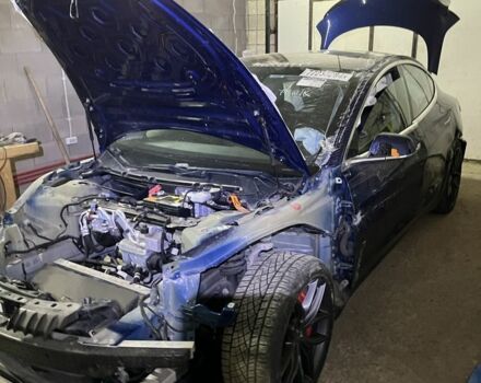 Синій Тесла Модель 3, об'ємом двигуна 0 л та пробігом 150 тис. км за 10000 $, фото 1 на Automoto.ua