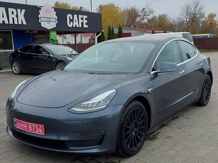 Тесла Модель 3 2018 у Барышевке на Automoto.ua Синій Тесла Модель 3, об'ємом двигуна 0 л та пробігом 132 тис. км за 16800 $, фото 1 на Automoto.ua