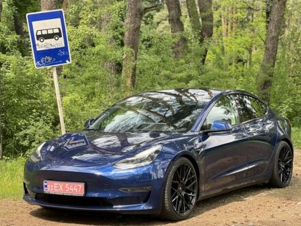 Тесла Модель 3 2019 у Житомирі на Automoto.ua Синій Тесла Модель 3, об'ємом двигуна 0 л та пробігом 114 тис. км за 20850 $, фото 1 на Automoto.ua