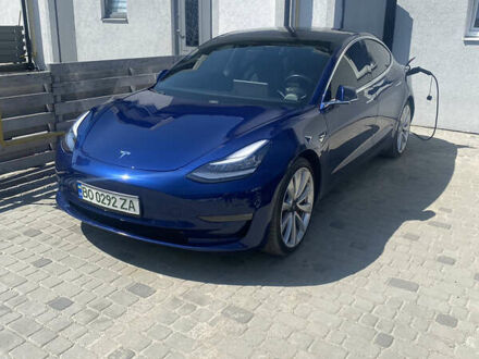 Тесла Модель 3 2019 в Львове на Automoto.ua Синий Тесла Модель 3, объемом двигателя 0 л и пробегом 118 тыс. км за 21000 $, фото 1 на Automoto.ua