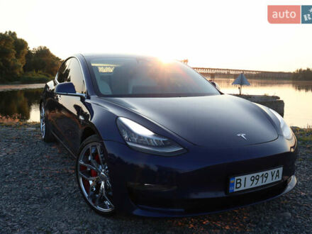 Тесла Модель 3 2019 у Кременчуге на Automoto.ua Синій Тесла Модель 3, об'ємом двигуна 0 л та пробігом 64 тис. км за 21000 $, фото 1 на Automoto.ua