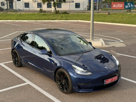 Тесла Модель 3 2019 у Житомирі на Automoto.ua Синій Тесла Модель 3, об'ємом двигуна 0 л та пробігом 115 тис. км за 18300 $, фото 1 на Automoto.ua