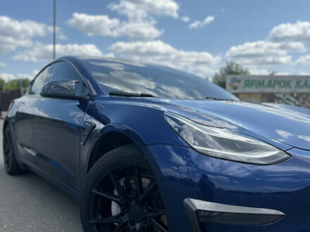 Тесла Модель 3 2019 у Дніпро (Дніпропетровську) на Automoto.ua Синій Тесла Модель 3, об'ємом двигуна 0 л та пробігом 90 тис. км за 19800 $, фото 1 на Automoto.ua