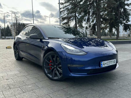 Тесла Модель 3 2019 в Краматорске на Automoto.ua Синий Тесла Модель 3, объемом двигателя 0 л и пробегом 102 тыс. км за 18999 $, фото 1 на Automoto.ua