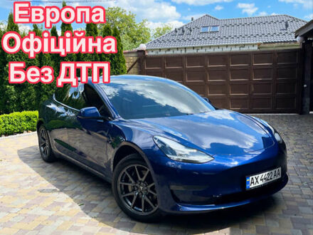 Тесла Модель 3 2019 в Харькове на Automoto.ua Синий Тесла Модель 3, объемом двигателя 0 л и пробегом 101 тыс. км за 21500 $, фото 1 на Automoto.ua
