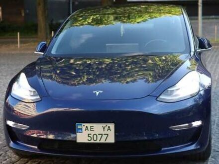 Тесла Модель 3 2019 в Днепре (Днепропетровске) на Automoto.ua Синий Тесла Модель 3, объемом двигателя 0 л и пробегом 49 тыс. км за 18600 $, фото 1 на Automoto.ua