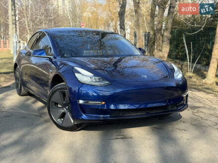 Тесла Модель 3 2020 у Луцьку на Automoto.ua Синій Тесла Модель 3, об'ємом двигуна 0 л та пробігом 121 тис. км за 14499 $, фото 1 на Automoto.ua