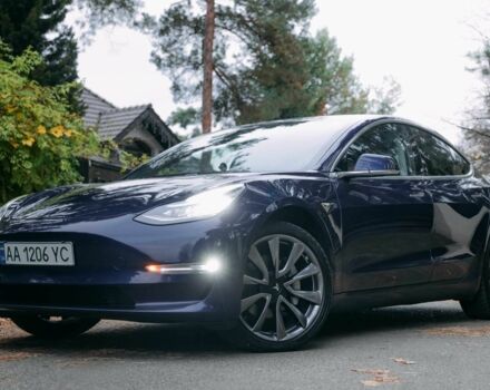 Синий Тесла Модель 3, объемом двигателя 0 л и пробегом 136 тыс. км за 18000 $, фото 1 на Automoto.ua