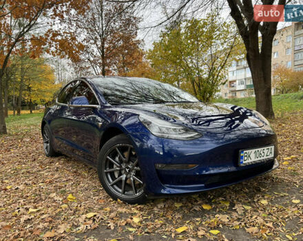Тесла Модель 3 2020 в Дубно на Automoto.ua Синий Тесла Модель 3, объемом двигателя 0 л и пробегом 63 тыс. км за 21500 $, фото 1 на Automoto.ua