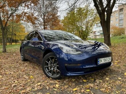 Тесла Модель 3 2020 в Дубно на Automoto.ua Синий Тесла Модель 3, объемом двигателя 0 л и пробегом 63 тыс. км за 21500 $, фото 1 на Automoto.ua