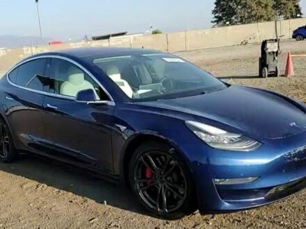 Тесла Модель 3 2020 у Броварах на Automoto.ua Синій Тесла Модель 3, об'ємом двигуна 0 л та пробігом 147 тис. км за 8700 $, фото 1 на Automoto.ua