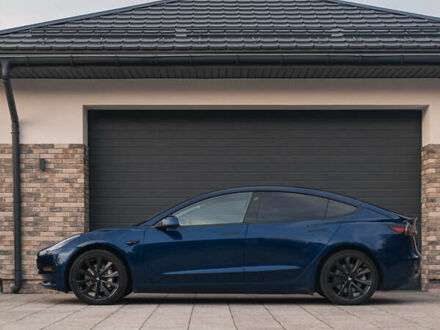 Синий Тесла Модель 3, объемом двигателя 0 л и пробегом 39 тыс. км за 20500 $, фото 1 на Automoto.ua